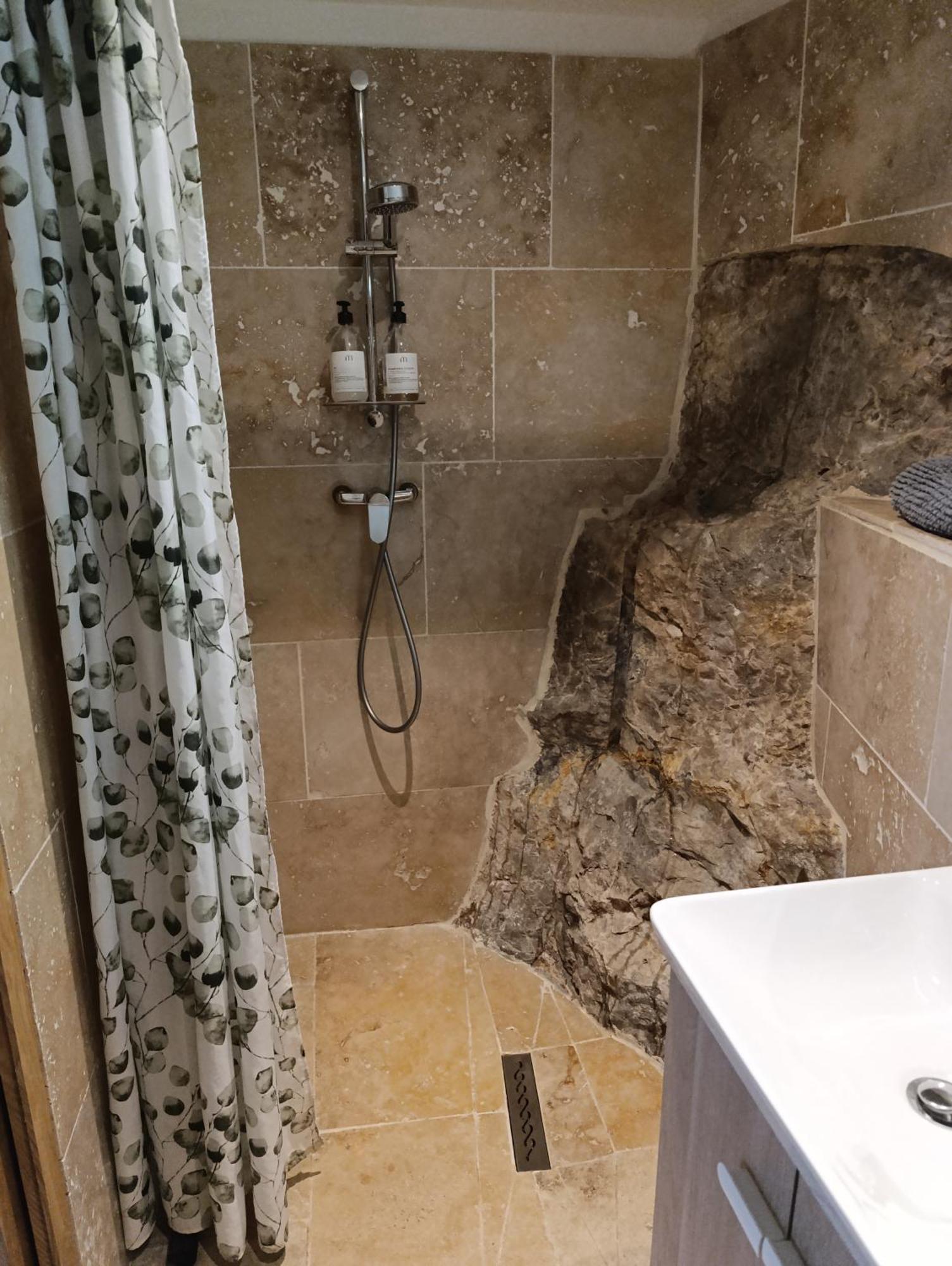 Logement Le Gabian Ampus المظهر الخارجي الصورة